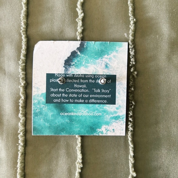 Monstera Stud Earrings - Handmade from Up-Cycled Ocean Plastic - Picture 4 of 5